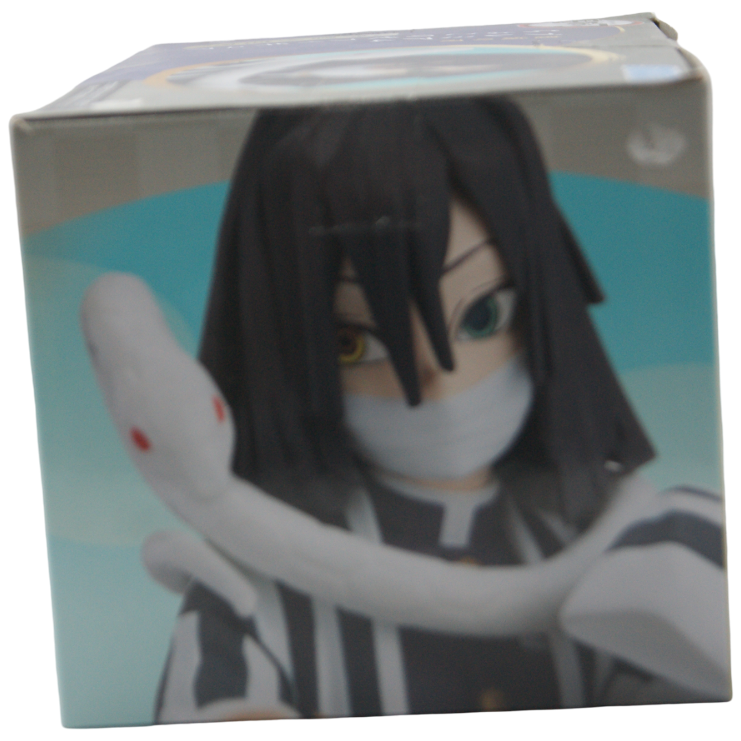 SEGA Premium Chokonose Obanai Iguro – Demon Slayer / Kimetsu no Yaiba – ca. 15 cm